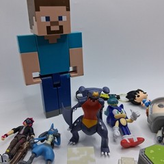 Mixed Video Game & Collectible Figure Lot – Minecraft, Pokémon, Sonic, Halo,…