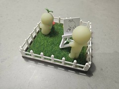 Smiski Gardening Display Set : Painter & Gardening Smiski Display
