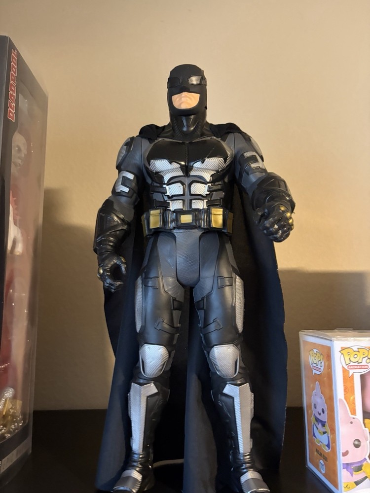 2017 Jakks DC Justice League Batman 19in Action Figure