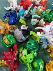 Huge Lot of 20+ Bakugan Battle figures Bundle Mixed Set “SEE PHOTOS”