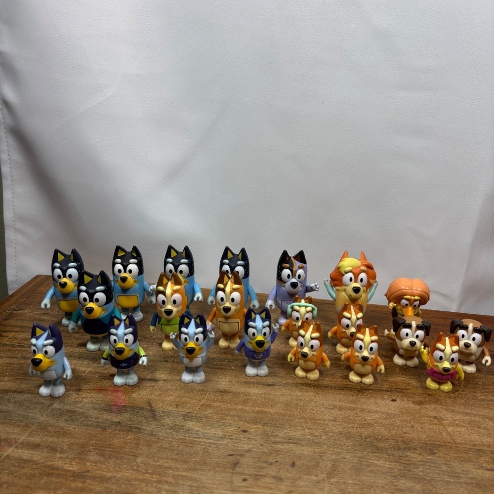 21 Pc Lot of Bluey and Friends Vinyl Figures Bingo Winton Indy 