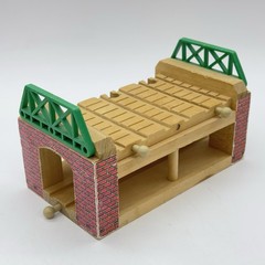HENRY’S TUNNEL Thomas & Friends Clickety-Clack Wooden Railway 1997 Vintage READ!