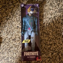 2019 Jazwares Fortnite Victory Series – DJ YONDER 12in. Posable Action Figure