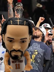 5 Surprise Zuru NBA Ballers Series 2 – Jalen Brunson White Jersey