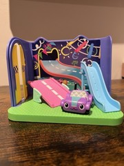 GABBY’S DOLLHOUSE CARLITA PURR-IFIC PLAY ROOM WITH CAR RAMP Accessories