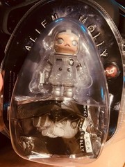 Authentic Mega Space Molly 100% Alien Molly Astronaut Diamond Confirmed Figure