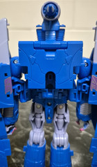 Transformers Scourge Deluxe Studio Series 86 Hasbro Voyager Class No Accessories