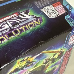 *Damaged Box* Transformers SKYQUAKE Legacy Evolution Prime Universe Figure