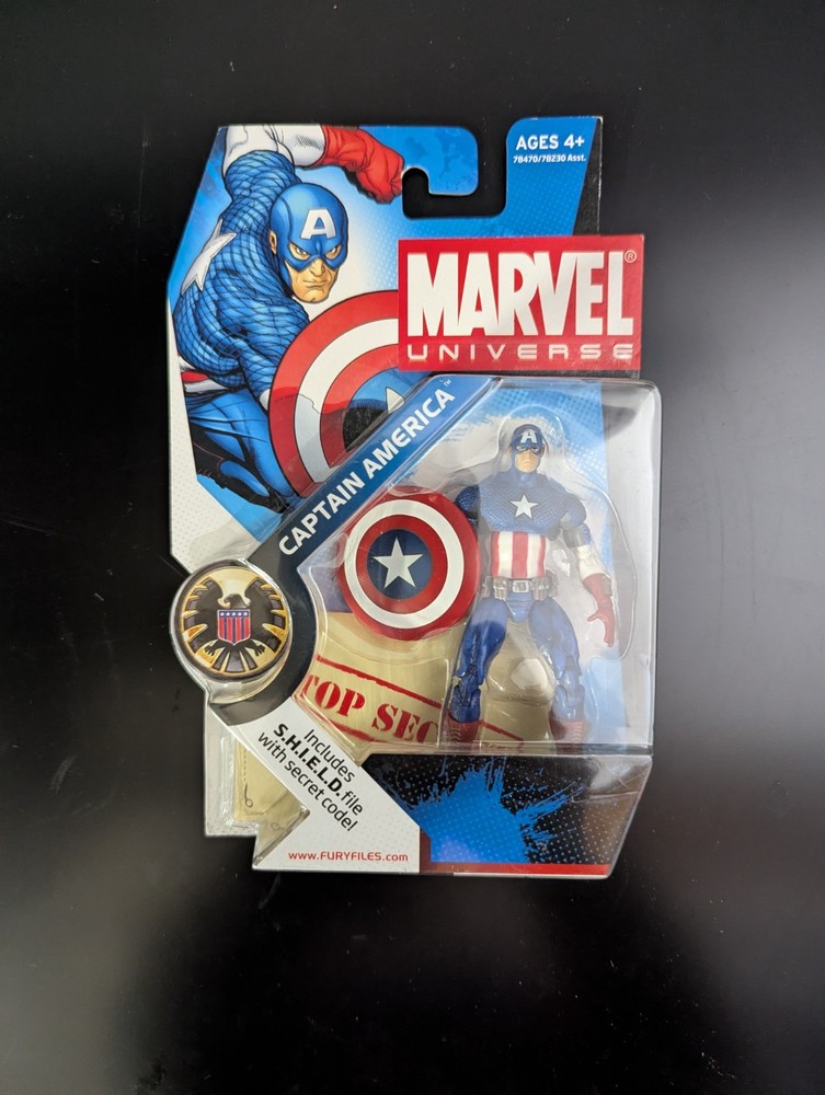 Hasbro Marvel Universe Captain America 3.75-inch Action Figure