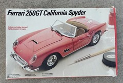 Vintage Ferrari 250GT California Spyder 1/24 TESTORS Model Kit Complete Plastic