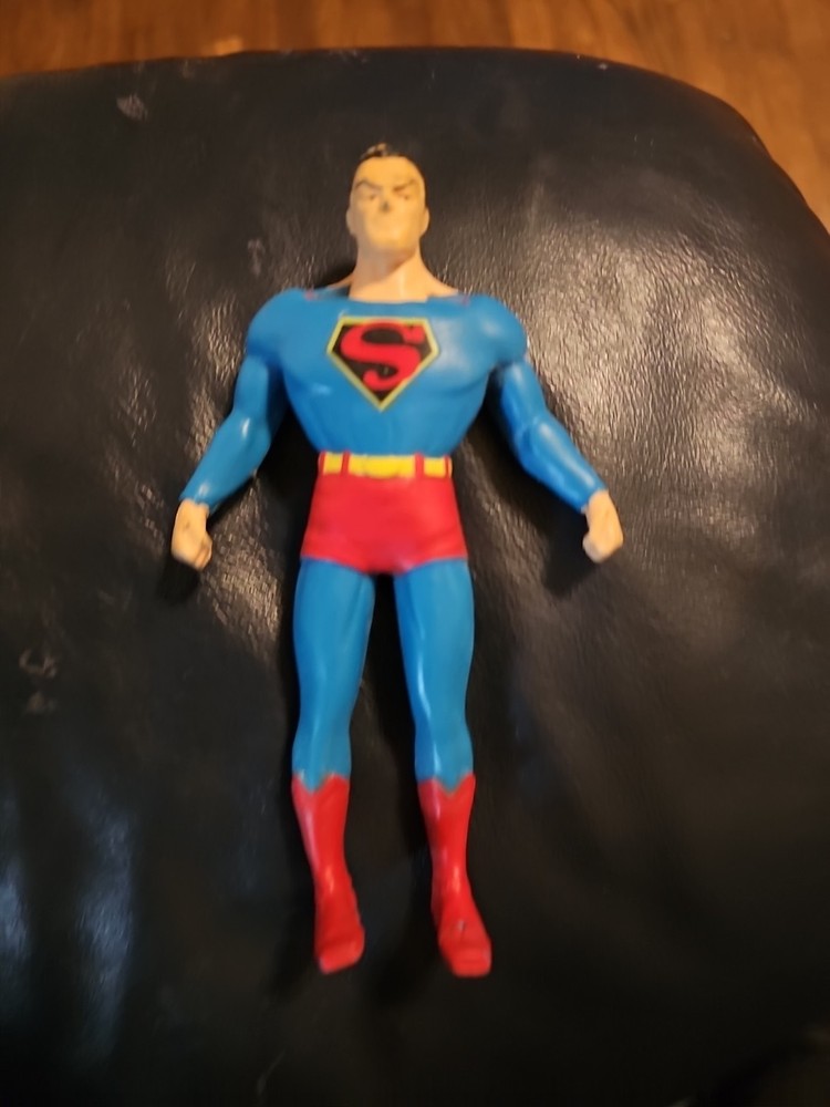 DC Comics Superman Bendable Poseable Action Figure – 5.25 In. DAMAGED