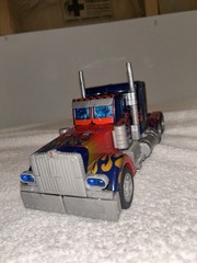 2007 Leader Class Optimus Prime Incomplete (no gun). Everything works!
