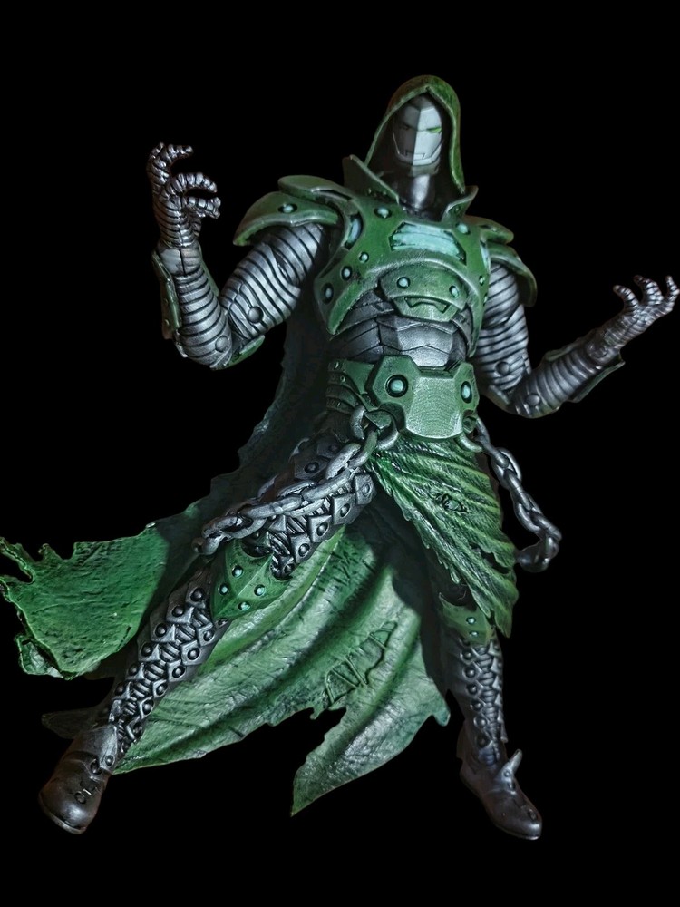 Marvel legends 7in Scale Custom Ultimate Dr. Doom Avengers Doomsday