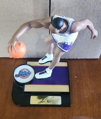 LOOK, Karl Malone, 1997 Starting Lineup, Vintage, Pre-Owned, RARE