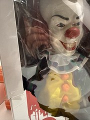 Mezco Toyz IT Talking Pennywise 1990 15 in Figure Brand New Box Damage
