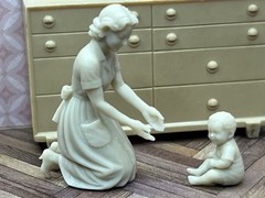1:24 1950 Dollhouse Mom and Toddler Baby Child Inspired by Marx