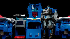 Fortress Maximus Titan Class SDCC Exclusive | Transformers Generations Titans R