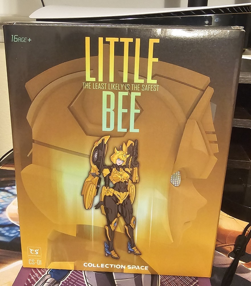 Collection Space CS-01 Little Bee Female Bumblebee