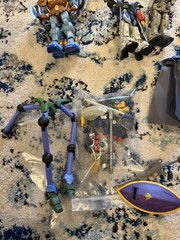 Large Gundam Figure Lot – Multiple Mobile Suits + Loose Parts