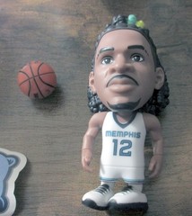 2023 Zuru 5 Surprise NBA Ballers Memphis Grizzlies JA MORANT 3″ w ball, 5 pieces