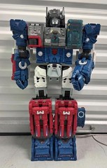 Hasbro Transformers Generations Titan Fortress Maximus Action Figure