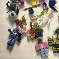 Huge! 50+ Roblox Action Figures & Accessories Collectors Carry Case – Mixed Lot