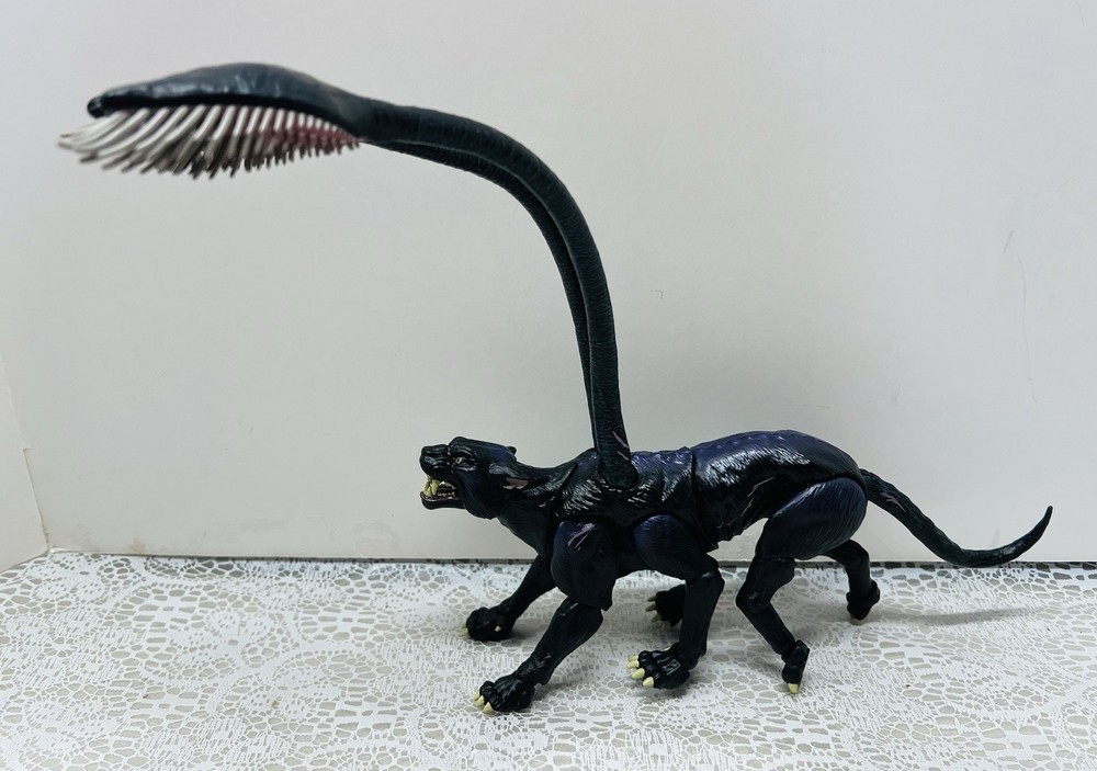 Dungeons & Dragons Honor Among Thieves Displacer Beast Golden Archive Hasbro Toy