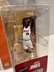 2004 McFarlane NBA LeBron James Cleveland Cavaliers Mini Action Figure 3″ NEW!