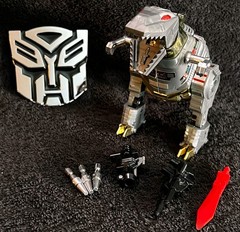 G1 1985 GRIMLOCK • 100% COMPLETE • VINTAGE G1 TRANSFORMERS