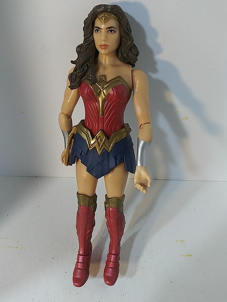 Wonder Woman Action Figure 11in.