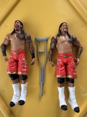 WWE Jimmy Uso & Jey Uso Series 32 Tag Team Samoan Fatu Bloodline with 1 Crutch