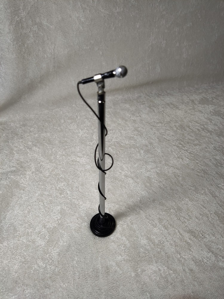 DOLL 1/6 FIGURE SCALE MINI REPLICA CORDED 7″ to 12″ MICROPHONE STAND METAL