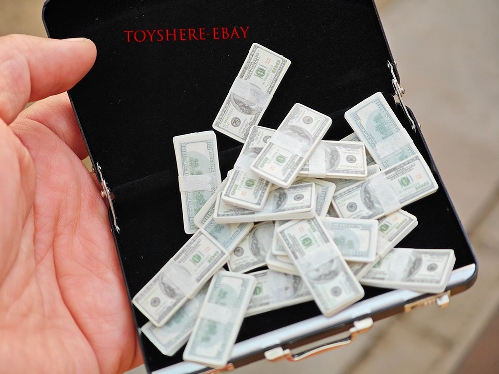 1/6 Scale Business Deal Prop – Full US Dollar Briefcase for Action Figures