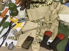 Vintage 1990’s 12″ GI Joe Mixed Lot Action Figures Case Weapons Accessories