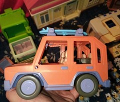 Huge Disney Bluey Playset Lot. 21 Figures, Houses, Vehicles & Accessories