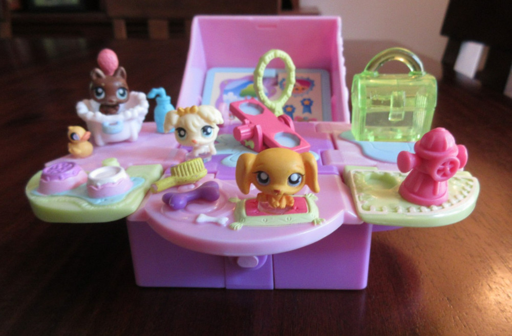 LITTLEST PET SHOP TEENIEST TINIEST PUPPIES DOGS POP OPEN MINI COMPACT PLAYSET