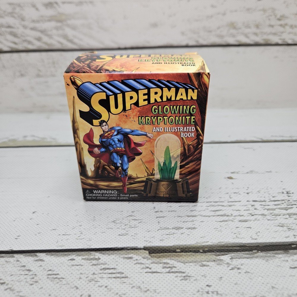 DC Comics Superman Light Up Kryptonite Display And Illustrated Book 3″ 2013 Read