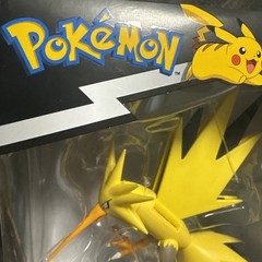 Pokemon Select Series 2 ZAPDOS w Display Stand 6″ Articulated Figure NEW 2022