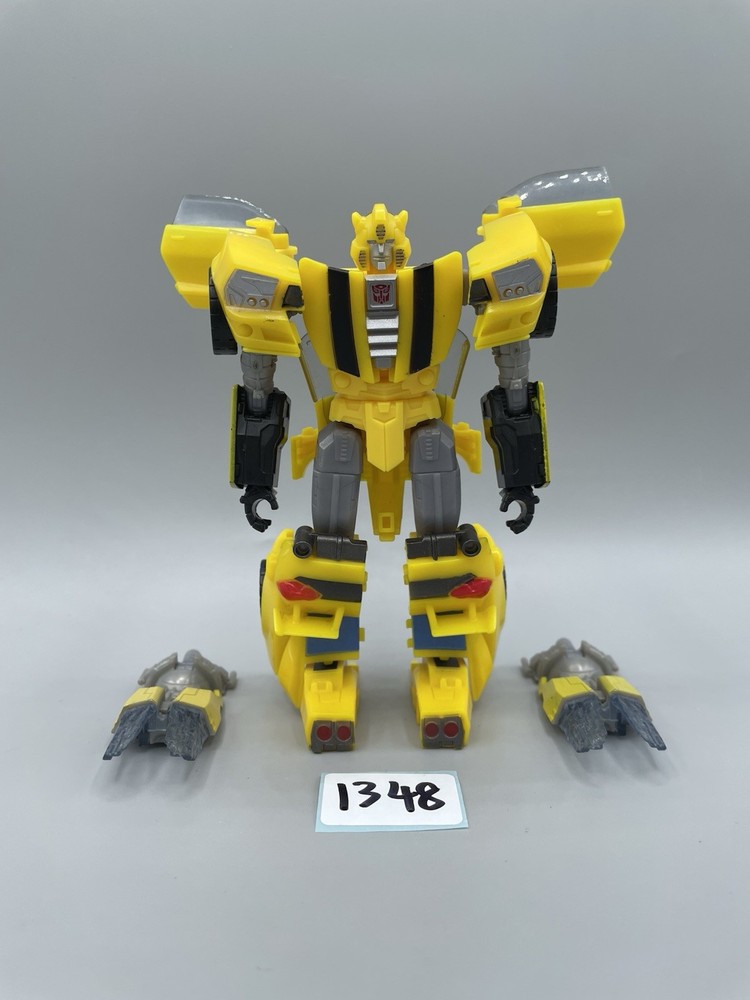 Transformers Generations 30th Anniversary Thrilling 30 Deluxe Class Bumblebee