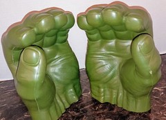 Hasbro Marvel Incredible Hulk Green Foam Hands Fists Gloves MCU Toy Cosplay✨