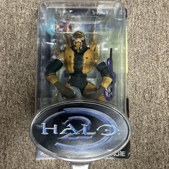 JOY RIDE STUDIOS HALO 2 SERIES 7 HERETIC ELITE W/COVENANT CARBINE & ENERGY SWRD
