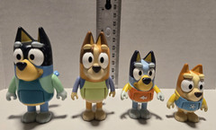 Bluey Mini Figures Family Beach Day 2-3″ Plastic Pre-Owned Loose NO ACCESSORIES
