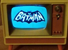 Tiny TV Classics Working TV Batman 1966 Scenes – WORKS No Remote