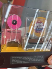 ZURU – Mini Brands – Really Works! (VINYL) Record Player Exclusive Playset – NIB