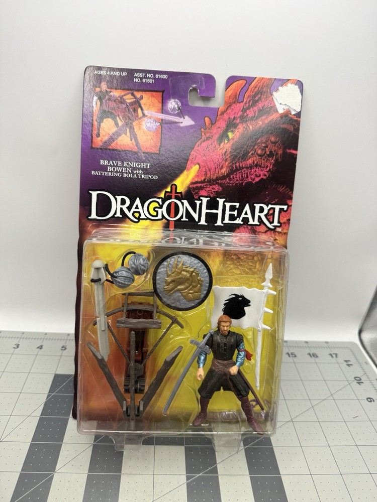 1995 DragonHeart Brave Knight Bowen Battering Bola Tripod Kenner Sealed *