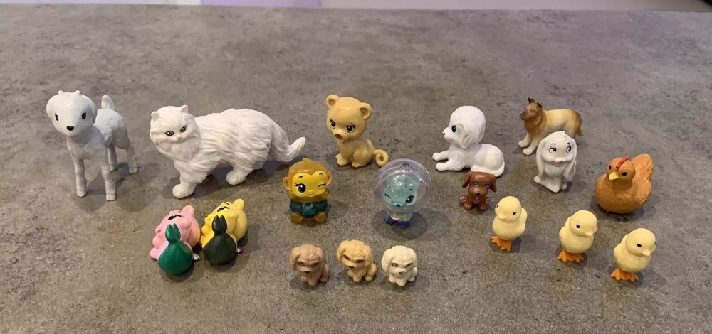 Lot of 18 Small Dogs Cats Chicks And Other Animals