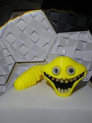 Hungry Worm – glow in the dark
