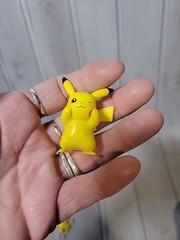 Pokemon Mini Figures Pikachu 2Cm PVC Kids Toys Action w/pokeball 2023 Toy