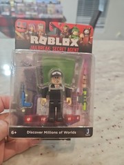 ROBLOX Celebrity SERIES 8 Badimo SeCRET AGENT Mini Figure No Code Included