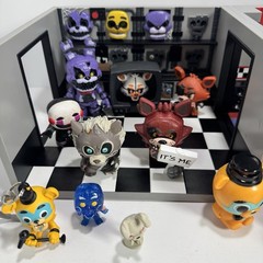 Five Nights at Freddy’s FNAF Figure Lot Diorama & Mini Figures Bundle Toy Set